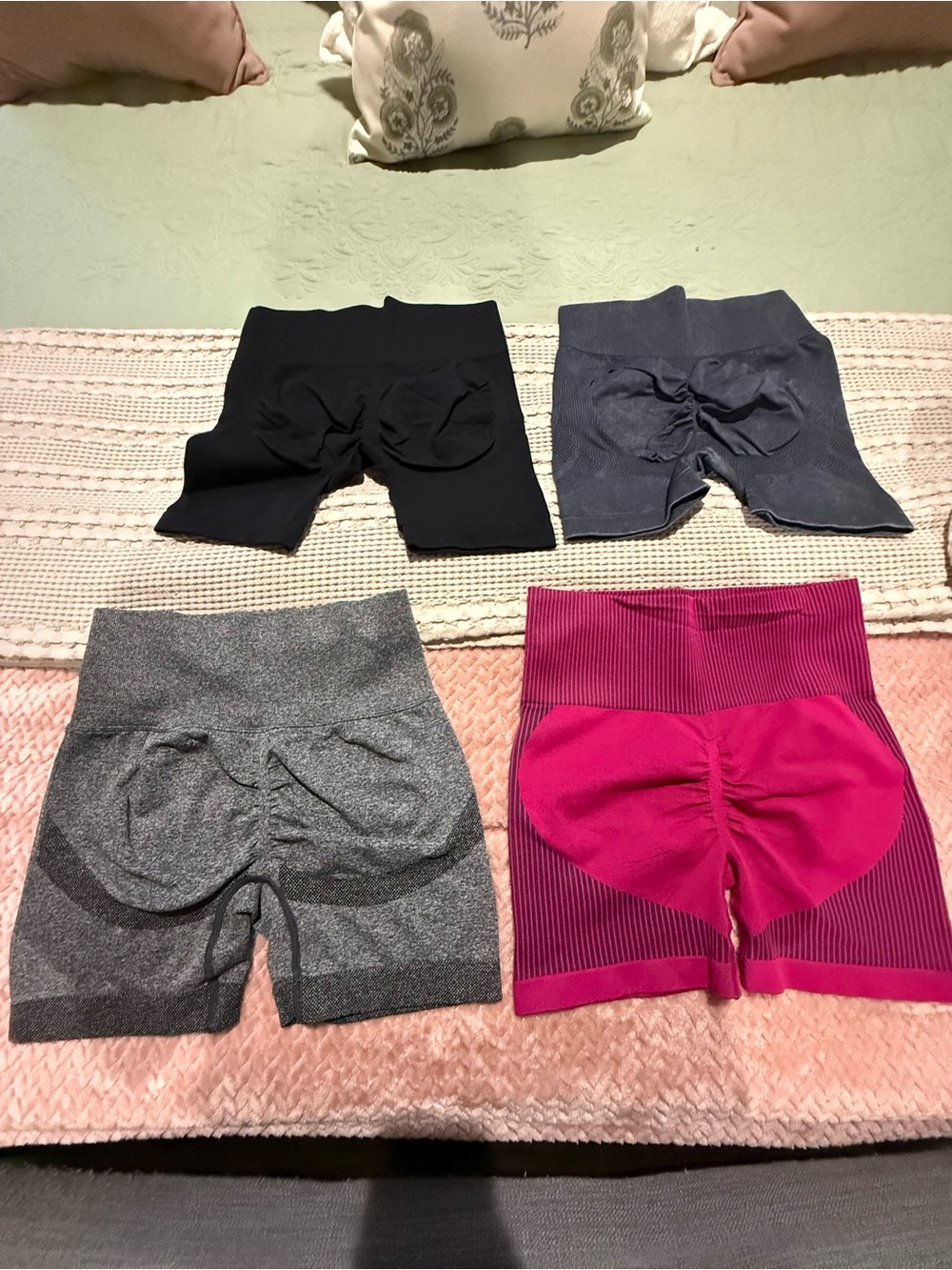 Women’s Scrunch Butt Seamless Biker Shorts Bundle Size Small 4 Pair